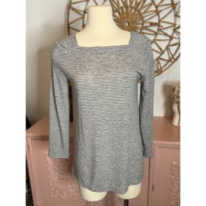 Women's Loft light grey and dark gray‎ lightweight top, size Medium sleeve top